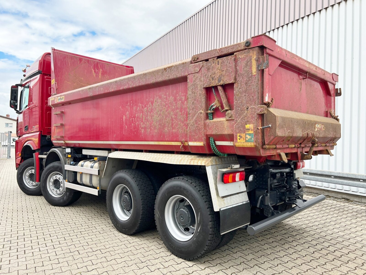 מזהיר Mercedes-Benz Arocs 3263 8x4/4 Arocs 3263 8x4/4, Retarder, Stahlmulde ca.14m³, Hydr. Heckklappe: תמונה 11