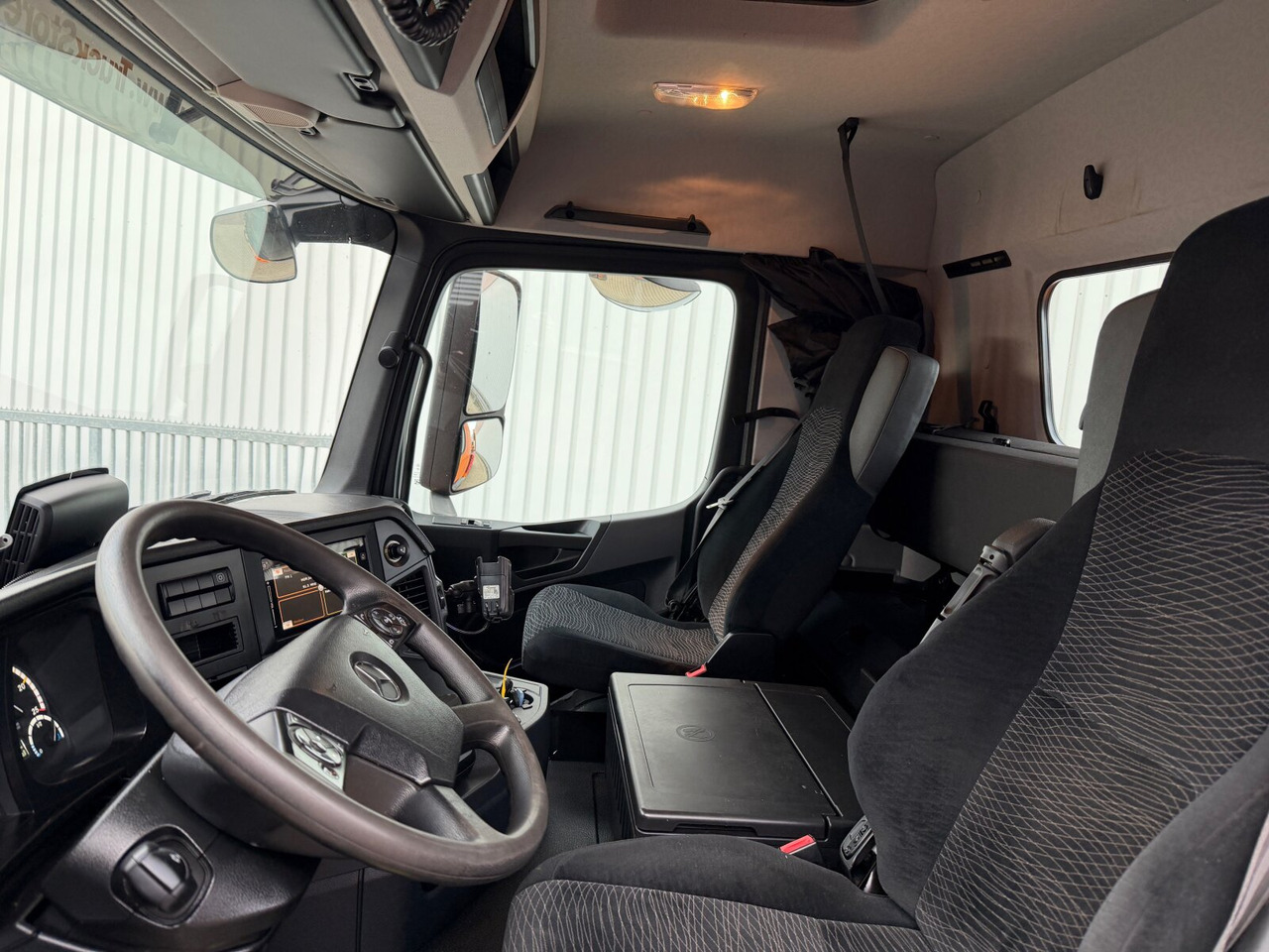 Mercedes-Benz Arocs 3353 K 6x4 Arocs 3353 K 6x4, Grounder, Retarder, Tele-Absetzer, Funk - משאית דילוג העמסה: תמונה 3 Mercedes-Benz Arocs 3353 K 6x4 Arocs 3353 K 6x4, Grounder, Retarder, Tele-Absetzer, Funk - משאית דילוג העמסה: תמונה 3