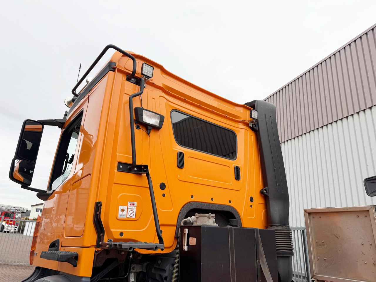 Mercedes-Benz Arocs 3353 K 6x4 Arocs 3353 K 6x4, Grounder, Retarder, Tele-Absetzer, Funk - משאית דילוג העמסה: תמונה 2 Mercedes-Benz Arocs 3353 K 6x4 Arocs 3353 K 6x4, Grounder, Retarder, Tele-Absetzer, Funk - משאית דילוג העמסה: תמונה 2