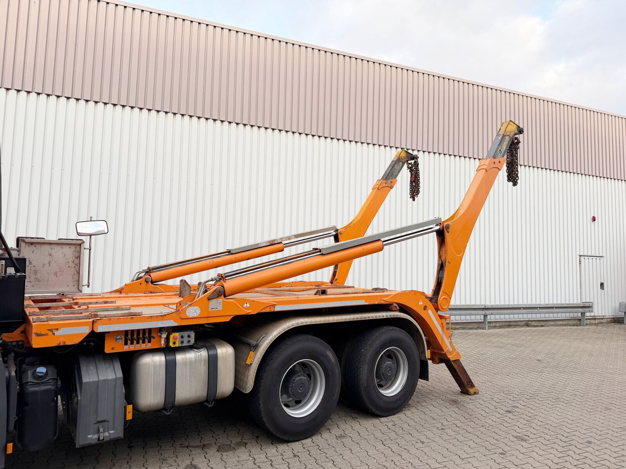 Mercedes-Benz Arocs 3353 K 6x4 Arocs 3353 K 6x4, Grounder, Retarder, Tele-Absetzer, Funk - משאית דילוג העמסה: תמונה 2 Mercedes-Benz Arocs 3353 K 6x4 Arocs 3353 K 6x4, Grounder, Retarder, Tele-Absetzer, Funk - משאית דילוג העמסה: תמונה 2