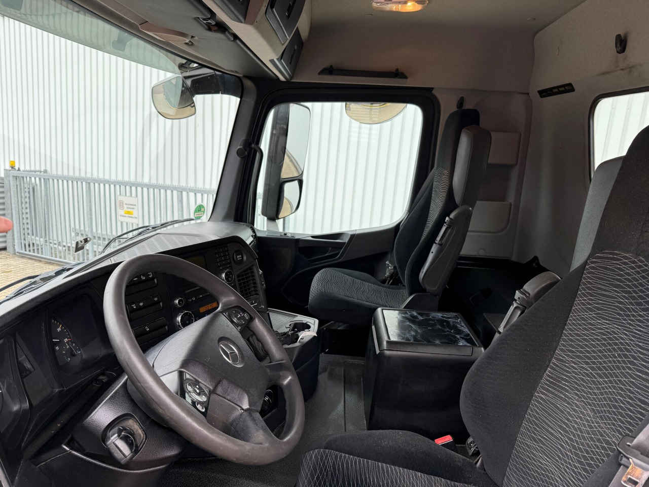 Mercedes-Benz Arocs 3363 K 6x4 Arocs 3363 K 6x4, Grounder, Turbo-Retarder-Kupplung, Bordmatik - מזהיר: תמונה 3 Mercedes-Benz Arocs 3363 K 6x4 Arocs 3363 K 6x4, Grounder, Turbo-Retarder-Kupplung, Bordmatik - מזהיר: תמונה 3