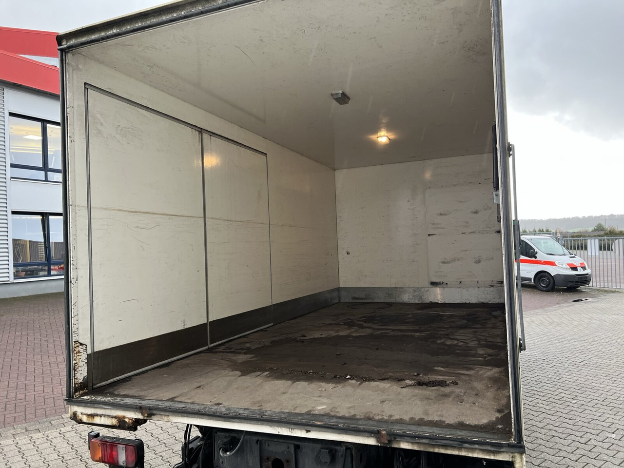 Mercedes-Benz Atego 1018 L 4x2 Atego 1018 L 4x2 mit MBB LBW - משאית תיבה: תמונה 2 Mercedes-Benz Atego 1018 L 4x2 Atego 1018 L 4x2 mit MBB LBW - משאית תיבה: תמונה 2