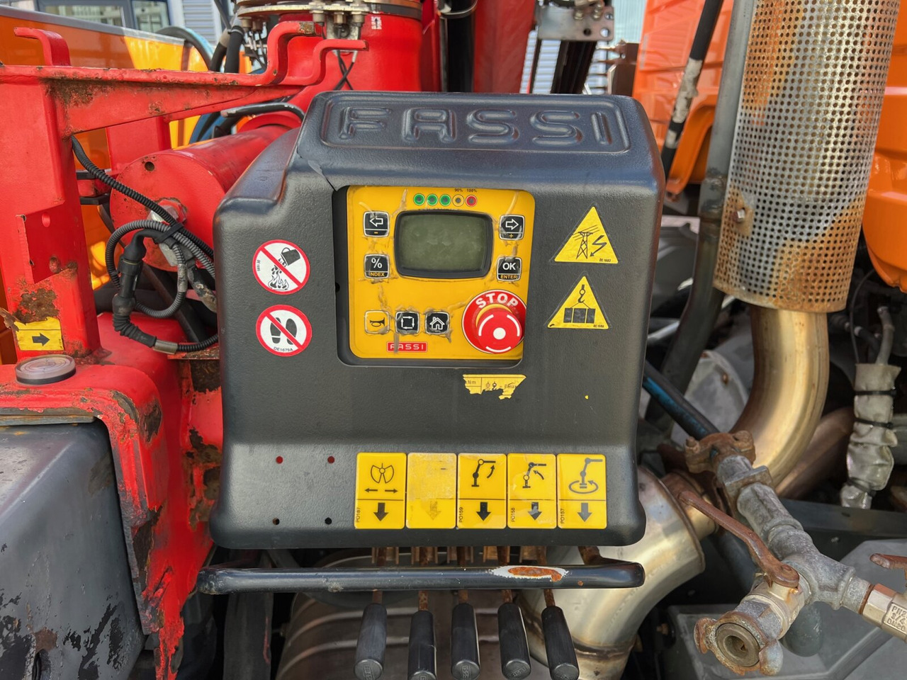 Mercedes-Benz Atego 1024 L 4x2 Atego 1024 L 4x2 mit Kran Fassi F80A.0.21 - משאית מנוף, משאית צד נופל/ שטוחה: תמונה 3 Mercedes-Benz Atego 1024 L 4x2 Atego 1024 L 4x2 mit Kran Fassi F80A.0.21 - משאית מנוף, משאית צד נופל/ שטוחה: תמונה 3