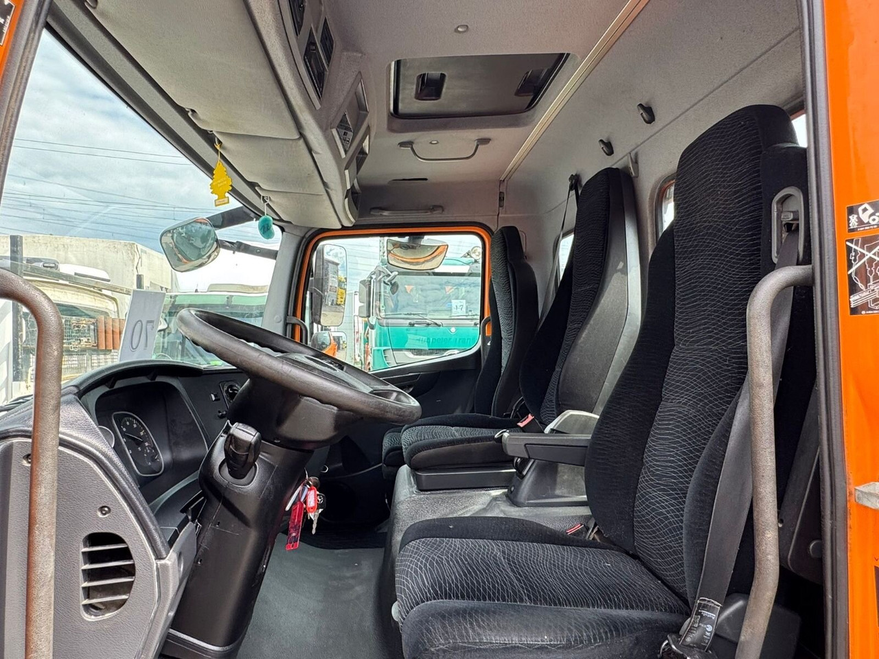 Mercedes-Benz Atego 1218/21 K Atego 1218/21 K, AHK - מזהיר: תמונה 4 Mercedes-Benz Atego 1218/21 K Atego 1218/21 K, AHK - מזהיר: תמונה 4
