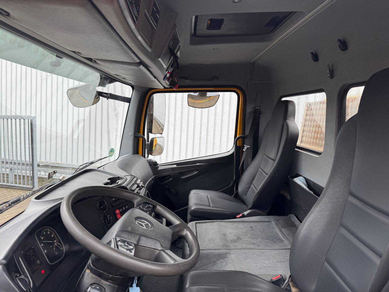 Mercedes-Benz Atego 1221 K 4x2 Atego 1221 K 4x2, 2x AHK - מזהיר: תמונה 2 Mercedes-Benz Atego 1221 K 4x2 Atego 1221 K 4x2, 2x AHK - מזהיר: תמונה 2
