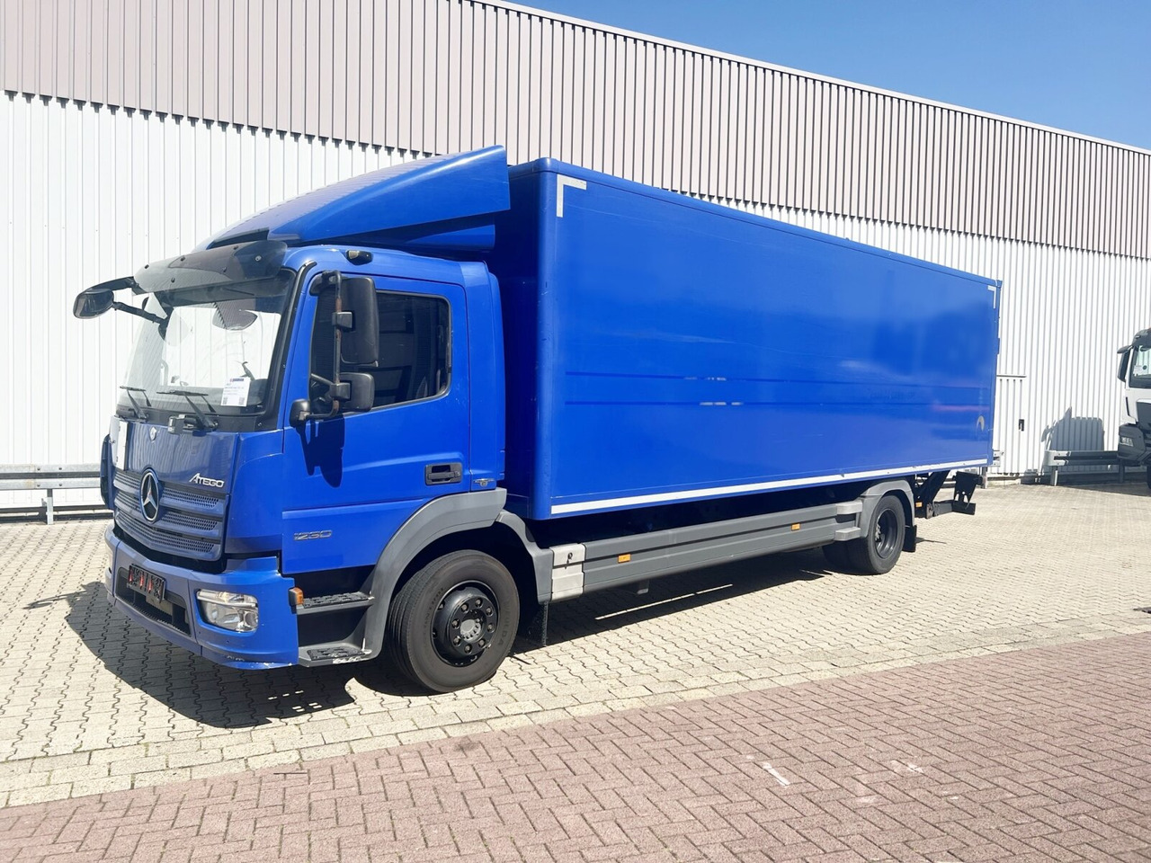 Mercedes-Benz Atego 1230 L 4x2 Atego 1230 L 4x2, LBW, Dautel, 1,5t - משאית תיבה: תמונה 1 Mercedes-Benz Atego 1230 L 4x2 Atego 1230 L 4x2, LBW, Dautel, 1,5t - משאית תיבה: תמונה 1