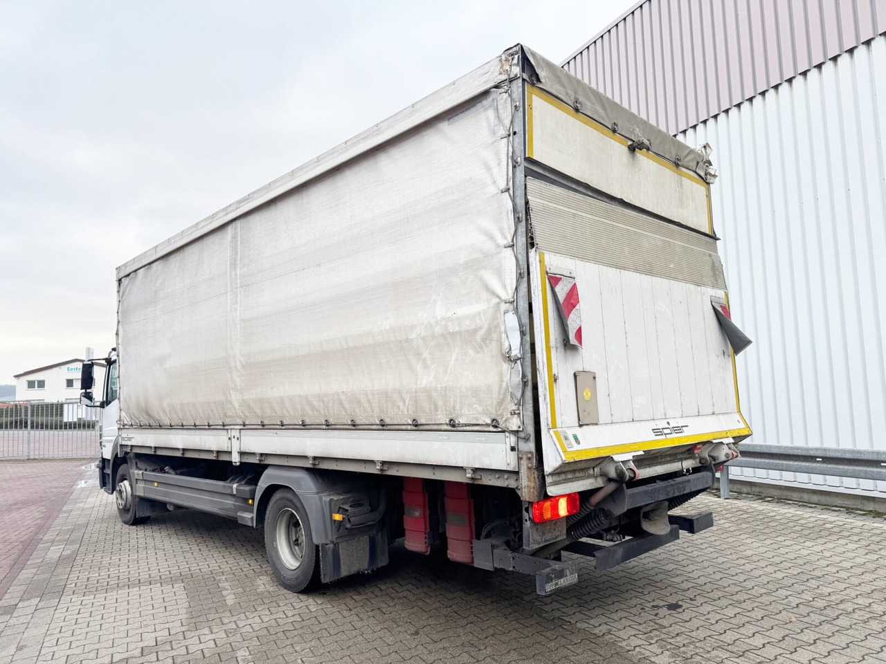 משאית צד נופל/ שטוחה Mercedes-Benz Atego 1530 L 4x2 Atego 1530 L 4x2 mit LBW Dhollandia: תמונה 13