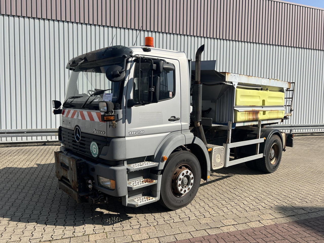 Mercedes-Benz Atego 1828 L 4x2 Atego 1828 L 4x2, Rechtslenker, Winterdienstaustattung - משאית עם שלדת תא: תמונה 1 Mercedes-Benz Atego 1828 L 4x2 Atego 1828 L 4x2, Rechtslenker, Winterdienstaustattung - משאית עם שלדת תא: תמונה 1