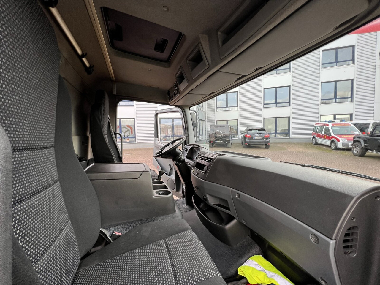 Mercedes-Benz Atego 816 L 4x2 Atego 816 L 4x2 mit LBW, 4x Vorhanden! - משאית תיבה: תמונה 3 Mercedes-Benz Atego 816 L 4x2 Atego 816 L 4x2 mit LBW, 4x Vorhanden! - משאית תיבה: תמונה 3