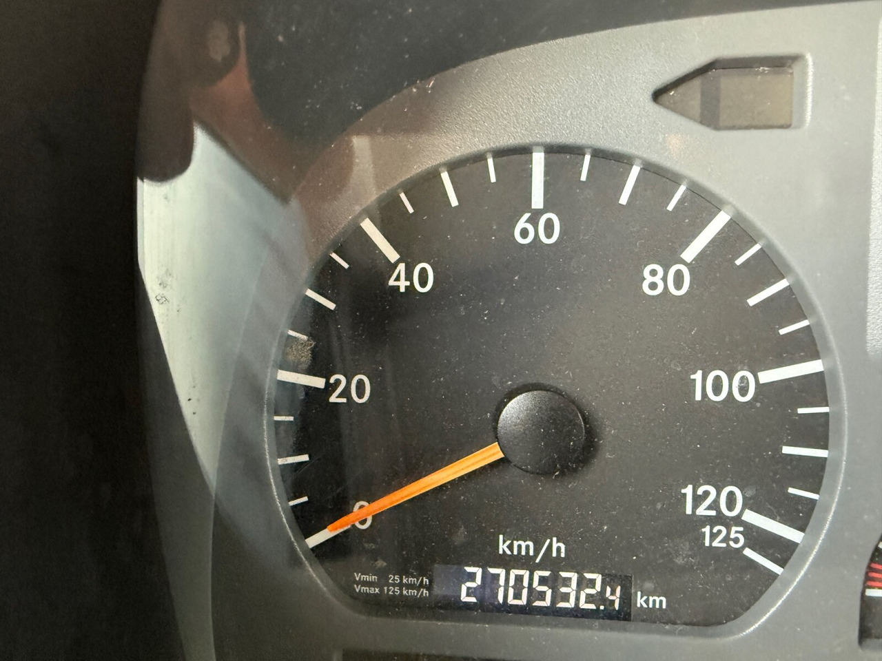 Mercedes-Benz Atego 818 L 4x2 Atego 818 L 4x2, Getränkekoffer, 2x AHK - משאית תיבה: תמונה 4 Mercedes-Benz Atego 818 L 4x2 Atego 818 L 4x2, Getränkekoffer, 2x AHK - משאית תיבה: תמונה 4