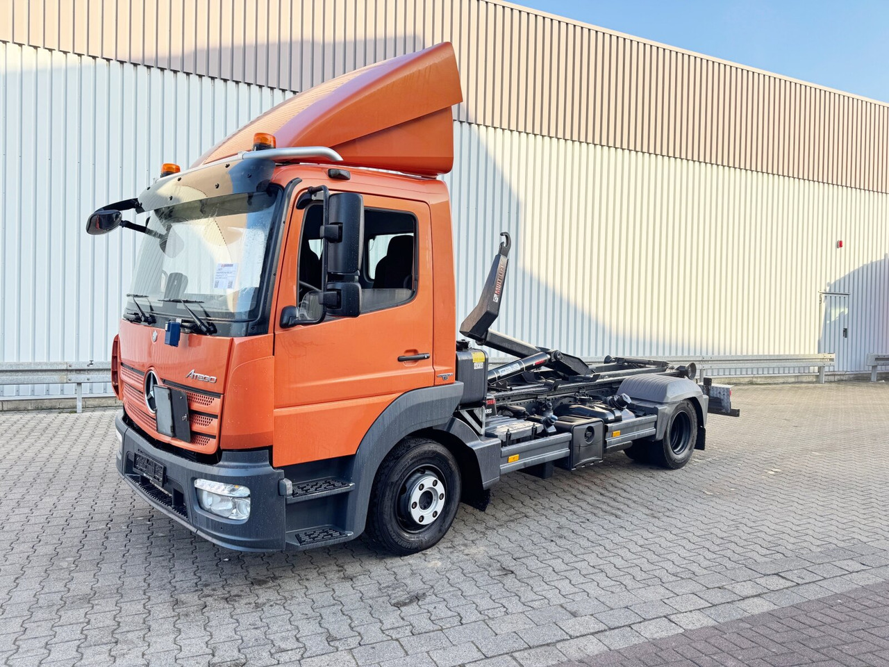 Mercedes-Benz Atego 824 L 4x2 Atego 824 L 4x2, Motorabtrieb, City-Abroller - משאית הרמת וו: תמונה 1 Mercedes-Benz Atego 824 L 4x2 Atego 824 L 4x2, Motorabtrieb, City-Abroller - משאית הרמת וו: תמונה 1