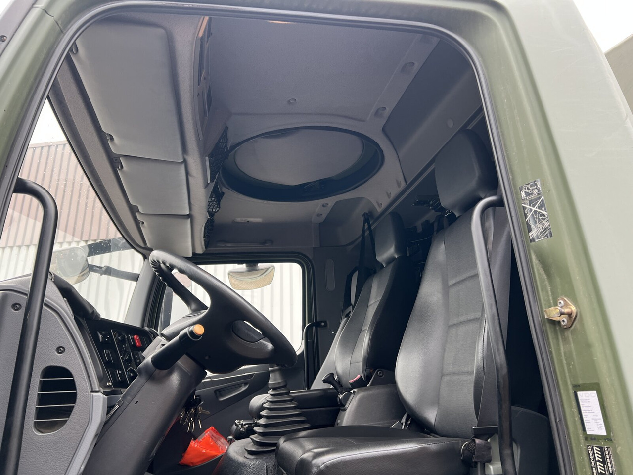 Mercedes-Benz Axor 1829 A 4x4 Axor 1829 A 4x4, Ex- - משאית צד נופל/ שטוחה: תמונה 3 Mercedes-Benz Axor 1829 A 4x4 Axor 1829 A 4x4, Ex- - משאית צד נופל/ שטוחה: תמונה 3