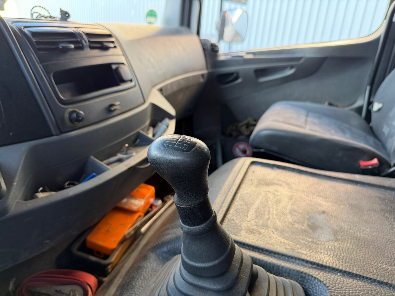 Mercedes-Benz Axor 1829 L 4x2 Axor 1829 L 4x2, 6-Sitzer - משאית צד נופל/ שטוחה: תמונה 3 Mercedes-Benz Axor 1829 L 4x2 Axor 1829 L 4x2, 6-Sitzer - משאית צד נופל/ שטוחה: תמונה 3