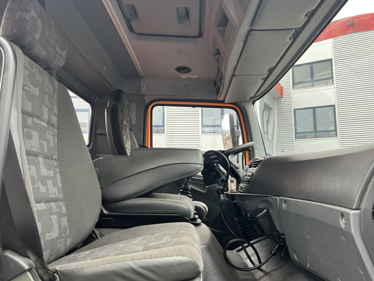 מזהיר Mercedes-Benz Axor 1833 AK 4x4 Axor 1833 AK 4x4, Winterdienstausstattung: תמונה 7