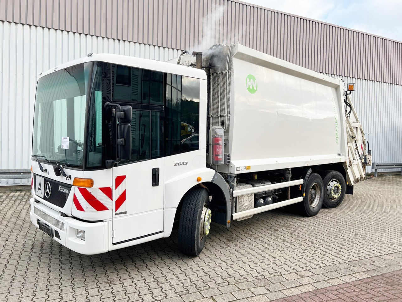 Mercedes-Benz Econic 2633 L/NLA 6x2/4 Econic 2633 L/NLA 6x2/4, Lenkachse, Sperrmüllwagen ca. 23,9m³ - משאית אשפה: תמונה 1 Mercedes-Benz Econic 2633 L/NLA 6x2/4 Econic 2633 L/NLA 6x2/4, Lenkachse, Sperrmüllwagen ca. 23,9m³ - משאית אשפה: תמונה 1