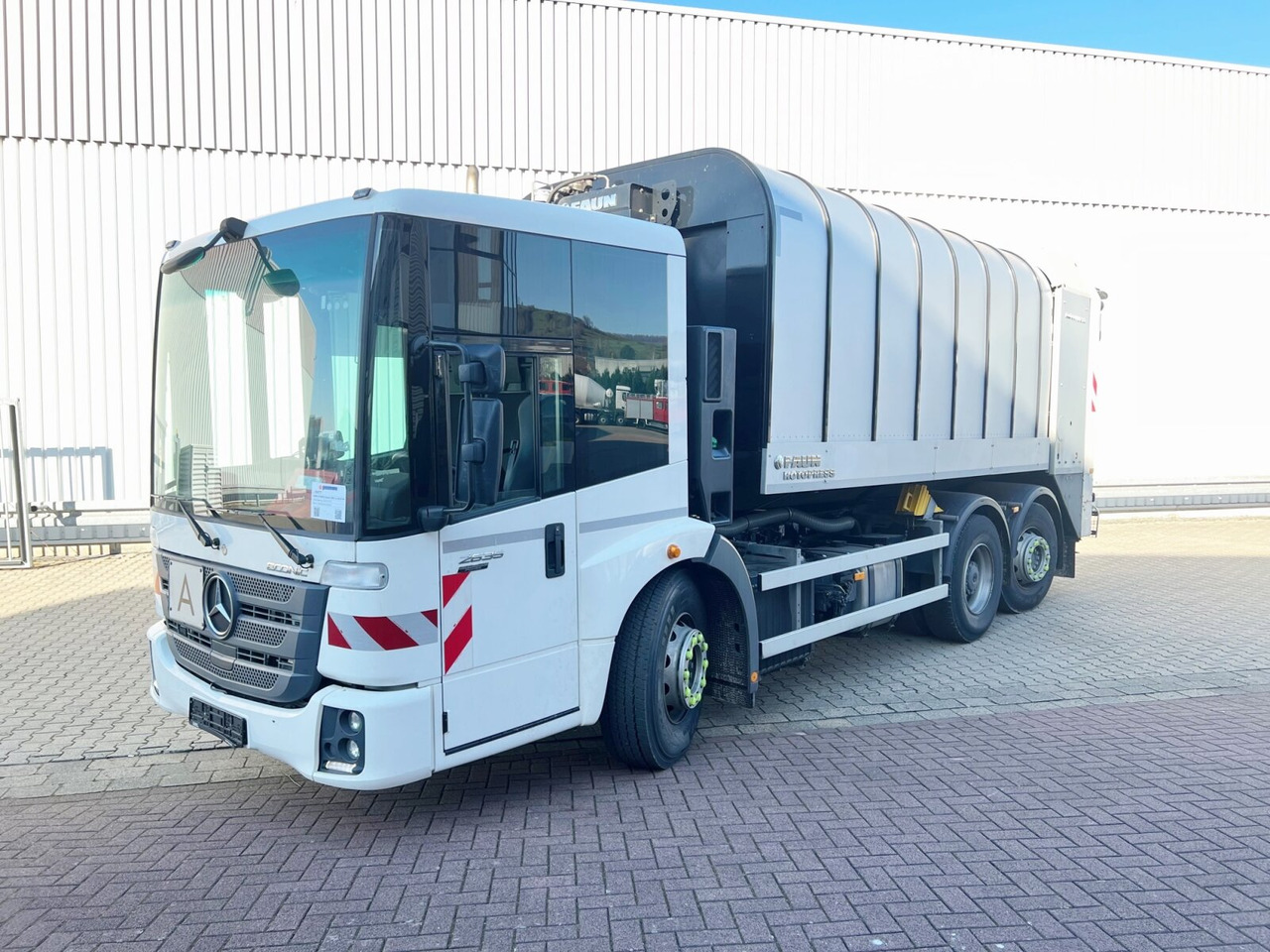 Mercedes-Benz Econic 2635 LL 6x2/4 NLA Econic 2635 LL 6x2/4 NLA, Lenkachse, FAUN Rotopress 521L, Zöller-Schüttung - משאית עם שלדת תא: תמונה 1 Mercedes-Benz Econic 2635 LL 6x2/4 NLA Econic 2635 LL 6x2/4 NLA, Lenkachse, FAUN Rotopress 521L, Zöller-Schüttung - משאית עם שלדת תא: תמונה 1