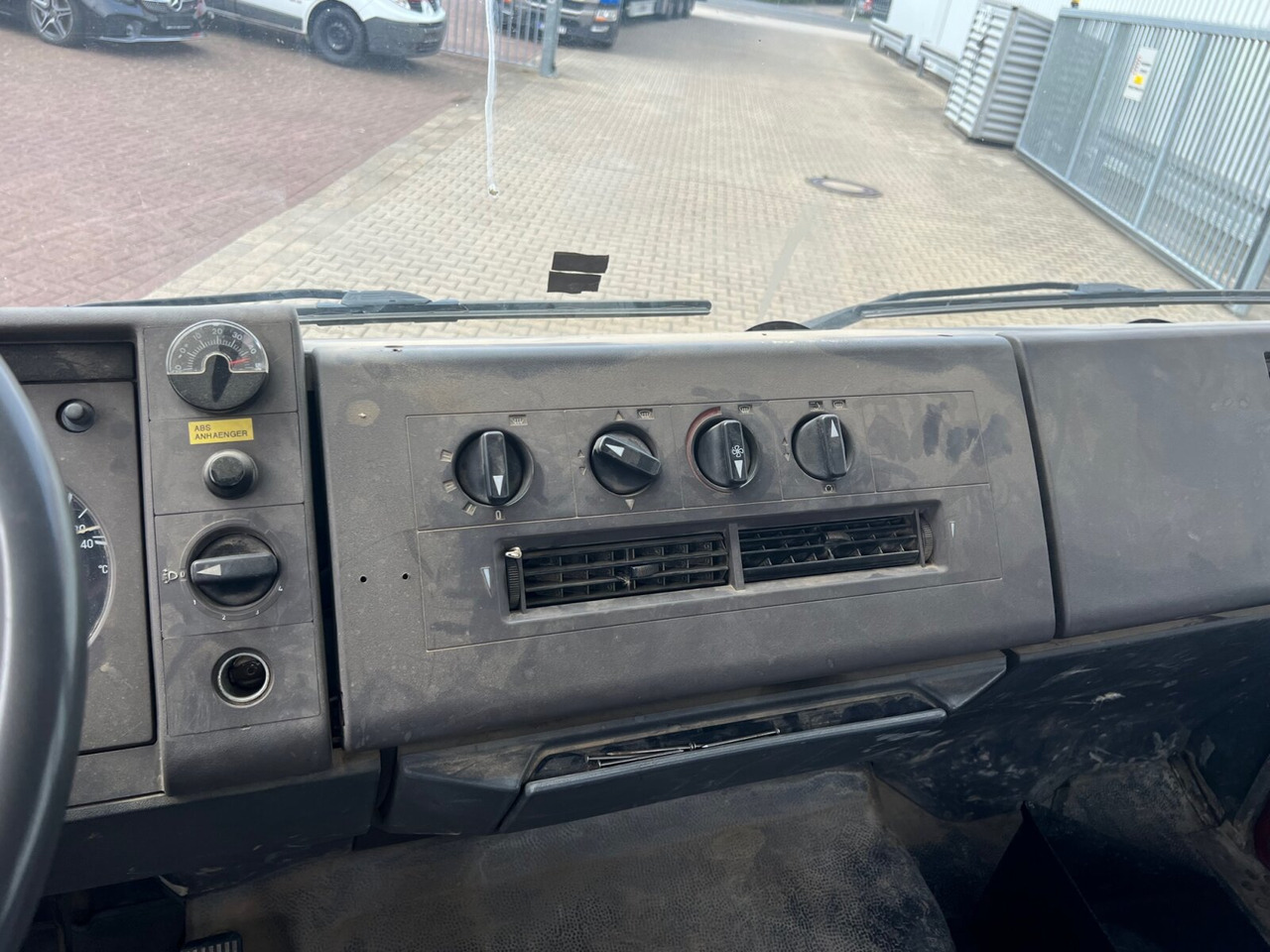 Mercedes-Benz LK 1117 K 4x2 LK 1117 K 4x2, 6-Zylinder Motor, 2x AHK - מזהיר: תמונה 5 Mercedes-Benz LK 1117 K 4x2 LK 1117 K 4x2, 6-Zylinder Motor, 2x AHK - מזהיר: תמונה 5
