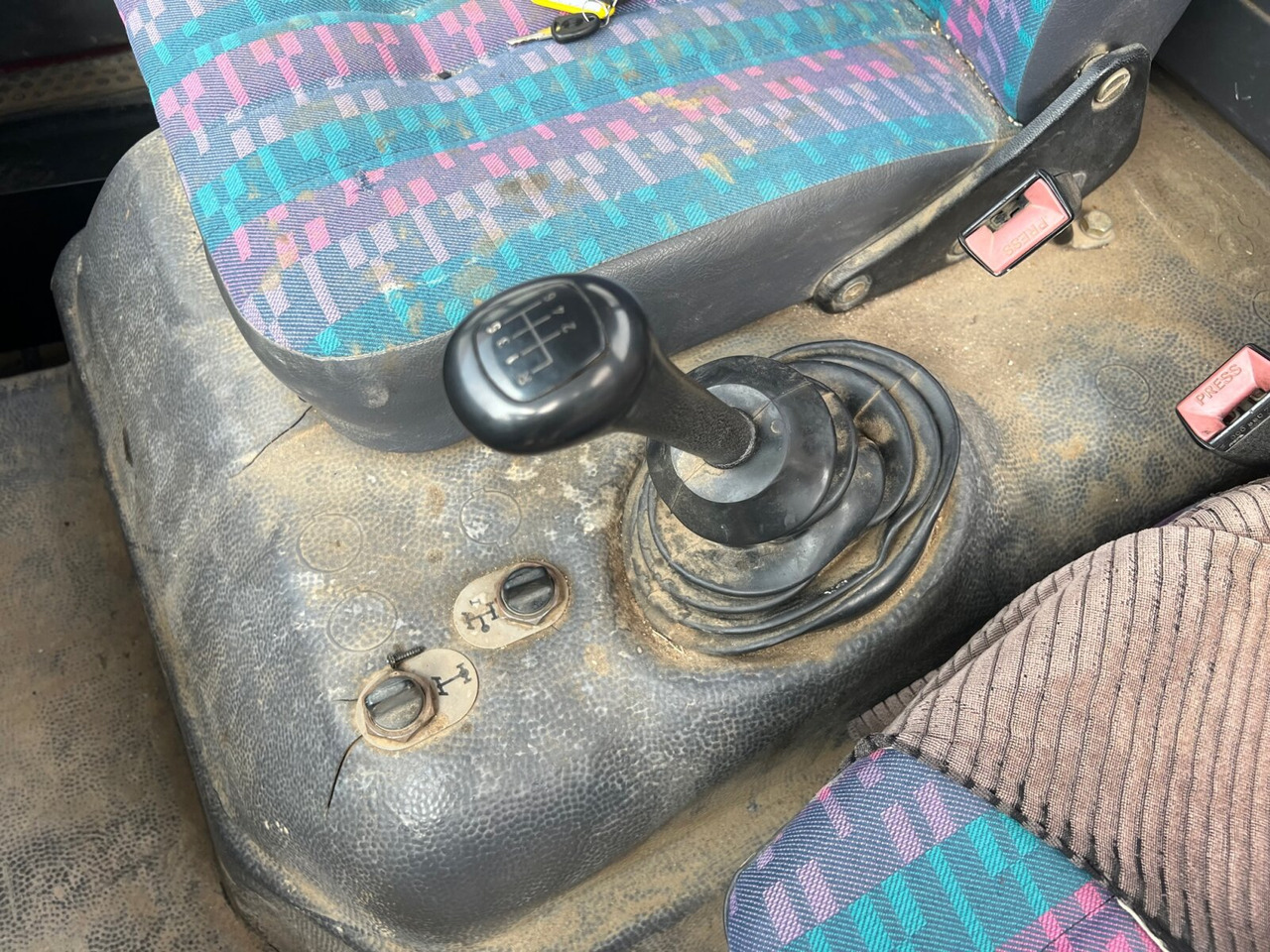 Mercedes-Benz LK 1117 K 4x2 LK 1117 K 4x2, 6-Zylinder Motor, 2x AHK - מזהיר: תמונה 4 Mercedes-Benz LK 1117 K 4x2 LK 1117 K 4x2, 6-Zylinder Motor, 2x AHK - מזהיר: תמונה 4