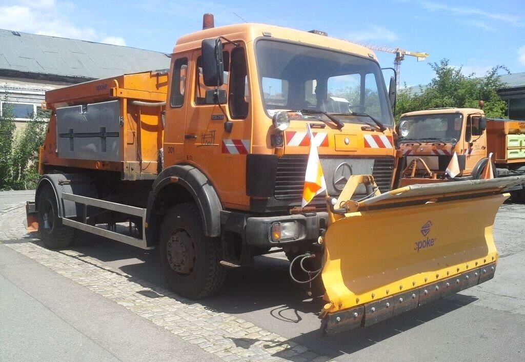 Mercedes-Benz NG 1928 A 4x4 NG 1928 A 4x4, V8-Motor, Winterdienstaustattung - משאית עם שלדת תא: תמונה 2 Mercedes-Benz NG 1928 A 4x4 NG 1928 A 4x4, V8-Motor, Winterdienstaustattung - משאית עם שלדת תא: תמונה 2