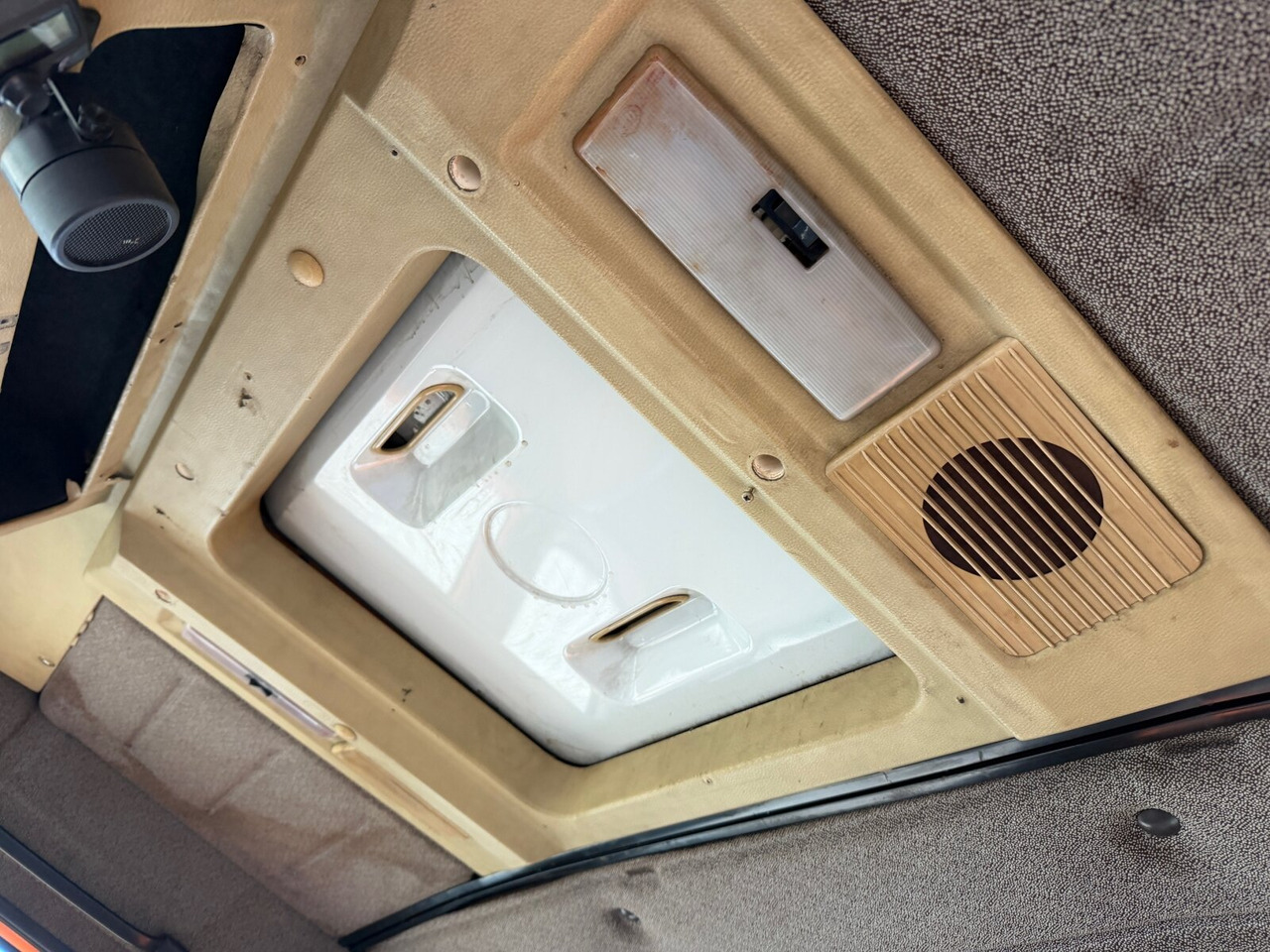 Mercedes-Benz NG 1928 A 4x4 NG 1928 A 4x4, V8-Motor, Winterdienstaustattung - משאית עם שלדת תא: תמונה 3 Mercedes-Benz NG 1928 A 4x4 NG 1928 A 4x4, V8-Motor, Winterdienstaustattung - משאית עם שלדת תא: תמונה 3