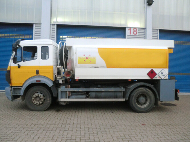 הַחכָּרָה Mercedes-Benz SK 1824 L 4x2 SK 1824 L 4x2, Esterer Tankaufbau ca. 13.100l, 2 Kammern Mercedes-Benz SK 1824 L 4x2 SK 1824 L 4x2, Esterer Tankaufbau ca. 13.100l, 2 Kammern: תמונה 11