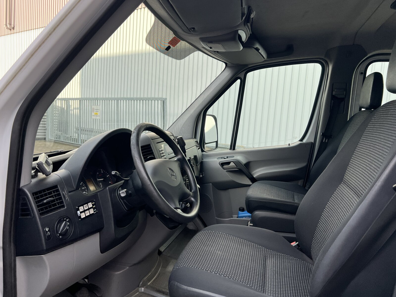 Mercedes-Benz Sprinter 515 4x2 Doka Sprinter 515 4x2 Doka, Kühlkoffer - משאית: תמונה 5 Mercedes-Benz Sprinter 515 4x2 Doka Sprinter 515 4x2 Doka, Kühlkoffer - משאית: תמונה 5