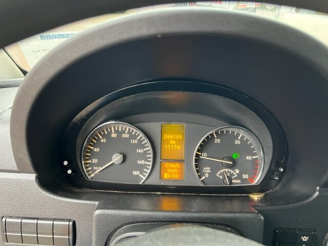 Mercedes-Benz Sprinter 515 CDI 4x2 Sprinter 515 CDI 4x2 - כלי רכב מסחרי עם לוח: תמונה 5 Mercedes-Benz Sprinter 515 CDI 4x2 Sprinter 515 CDI 4x2 - כלי רכב מסחרי עם לוח: תמונה 5