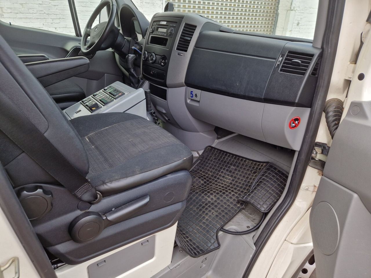 Mercedes-Benz Sprinter 516 CDI 4x2 Sprinter 516 CDI 4x2, Rettungswagen - אמבולנס: תמונה 4 Mercedes-Benz Sprinter 516 CDI 4x2 Sprinter 516 CDI 4x2, Rettungswagen - אמבולנס: תמונה 4