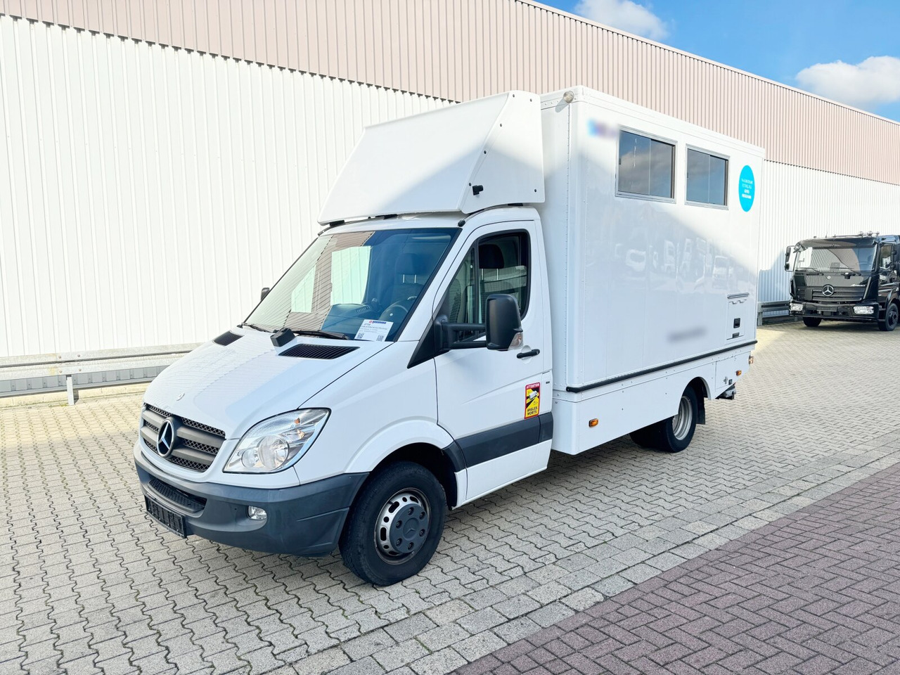 Mercedes-Benz Sprinter 516 CDI 4x2 Sprinter 516 CDI 4x2, Übertragungsfahrzeug - משאית תיבה: תמונה 1 Mercedes-Benz Sprinter 516 CDI 4x2 Sprinter 516 CDI 4x2, Übertragungsfahrzeug - משאית תיבה: תמונה 1