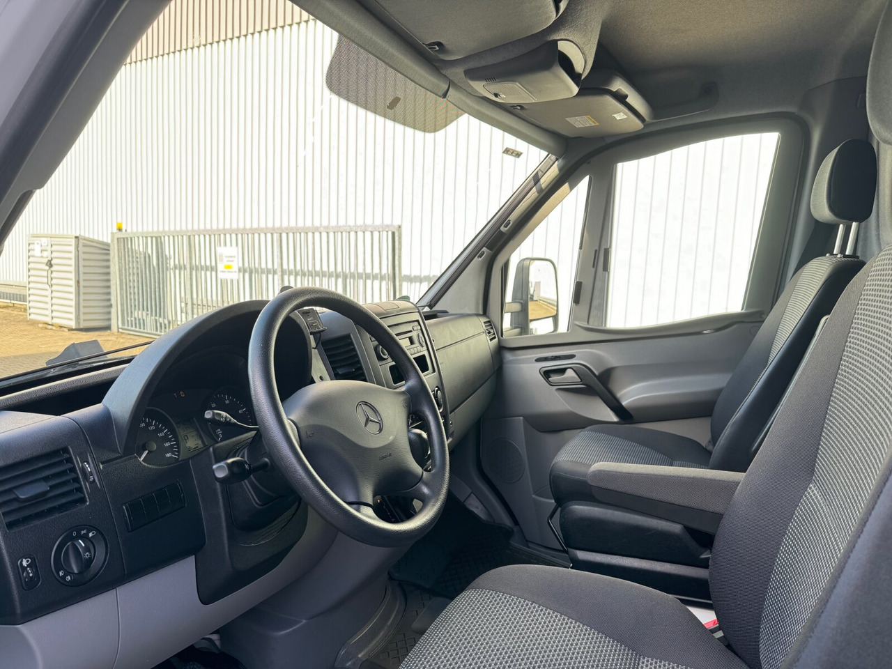 Mercedes-Benz Sprinter 516 CDI 4x2 Sprinter 516 CDI 4x2, Übertragungsfahrzeug - משאית תיבה: תמונה 5 Mercedes-Benz Sprinter 516 CDI 4x2 Sprinter 516 CDI 4x2, Übertragungsfahrzeug - משאית תיבה: תמונה 5