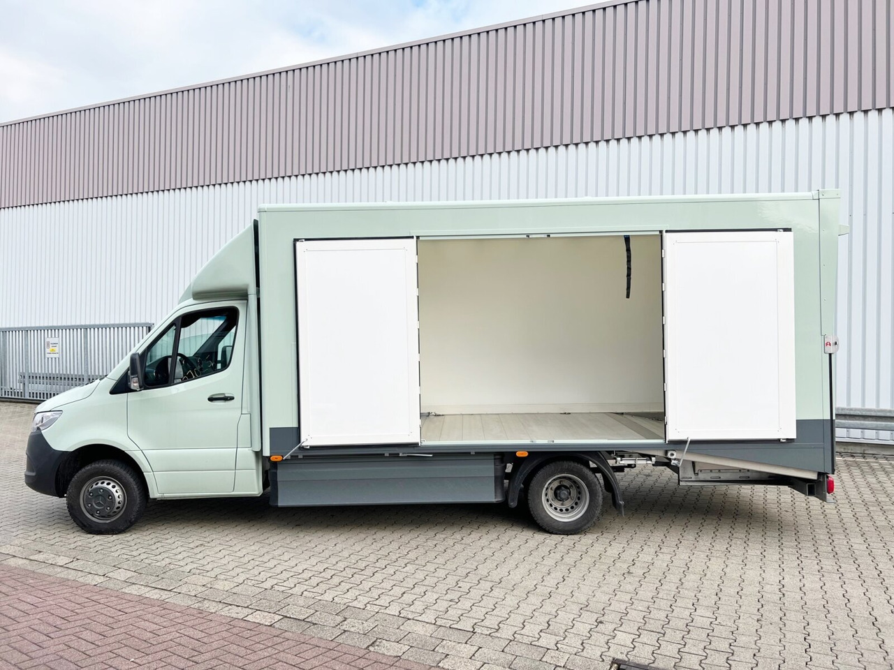 Mercedes-Benz Sprinter 516 FG 4x2 Sprinter 516 FG 4x2, MBUX, Autotransporter Comear - כלי רכב מסחרי עם לוח: תמונה 2 Mercedes-Benz Sprinter 516 FG 4x2 Sprinter 516 FG 4x2, MBUX, Autotransporter Comear - כלי רכב מסחרי עם לוח: תמונה 2