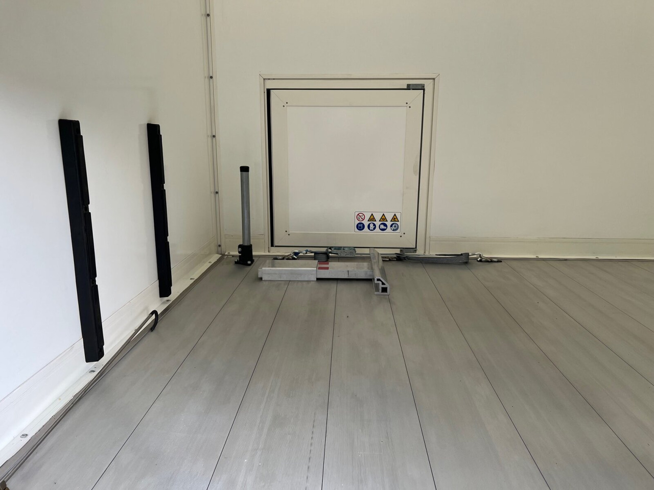 Mercedes-Benz Sprinter 516 FG 4x2 Sprinter 516 FG 4x2, MBUX, Autotransporter Comear - כלי רכב מסחרי עם לוח: תמונה 3 Mercedes-Benz Sprinter 516 FG 4x2 Sprinter 516 FG 4x2, MBUX, Autotransporter Comear - כלי רכב מסחרי עם לוח: תמונה 3