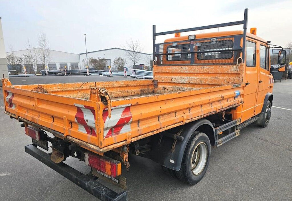 Mercedes-Benz Vario 813 D 4x2 Doka Vario 813 D 4x2 Doka, Meiller Kipper - מזהיר: תמונה 4 Mercedes-Benz Vario 813 D 4x2 Doka Vario 813 D 4x2 Doka, Meiller Kipper - מזהיר: תמונה 4