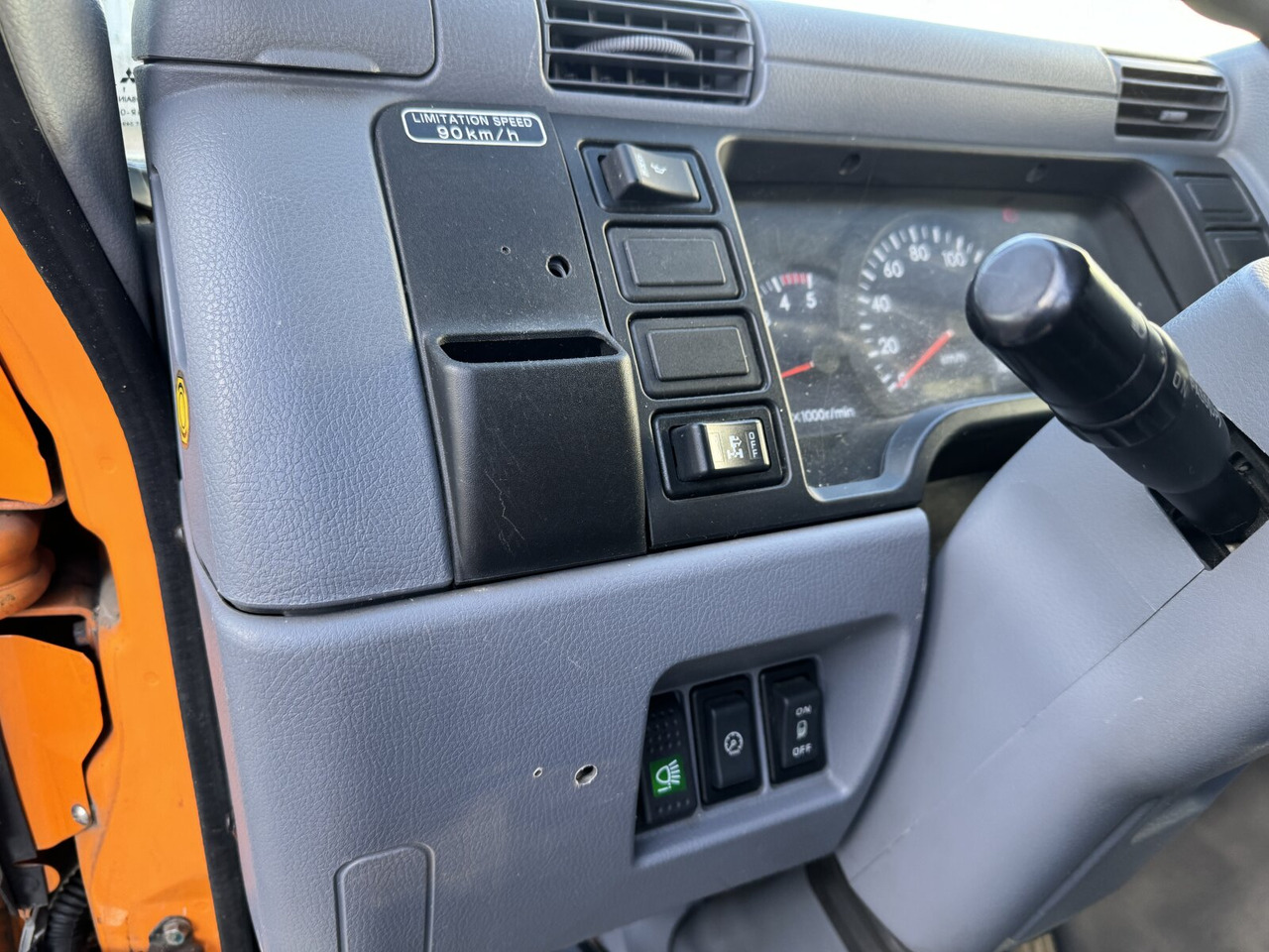Mitsubishi Canter Fuso 6C15D 4x2 Doka Canter Fuso 6C15D 4x2 Doka, City-Abroller - משאית הרמת וו: תמונה 5 Mitsubishi Canter Fuso 6C15D 4x2 Doka Canter Fuso 6C15D 4x2 Doka, City-Abroller - משאית הרמת וו: תמונה 5