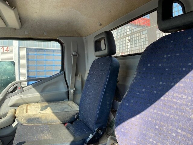 Mitsubishi Canter Fuso 7C15D 4x2 Canter Fuso 7C15D 4x2, Wasserschaden! - מזהיר: תמונה 3 Mitsubishi Canter Fuso 7C15D 4x2 Canter Fuso 7C15D 4x2, Wasserschaden! - מזהיר: תמונה 3