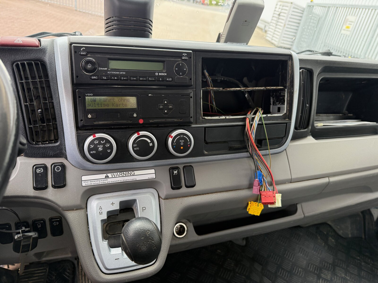 Mitsubishi Canter Fuso 9C18 4x2 Canter Fuso 9C18 4x2, Marrel City Abrollanlage - משאית הרמת וו: תמונה 4 Mitsubishi Canter Fuso 9C18 4x2 Canter Fuso 9C18 4x2, Marrel City Abrollanlage - משאית הרמת וו: תמונה 4