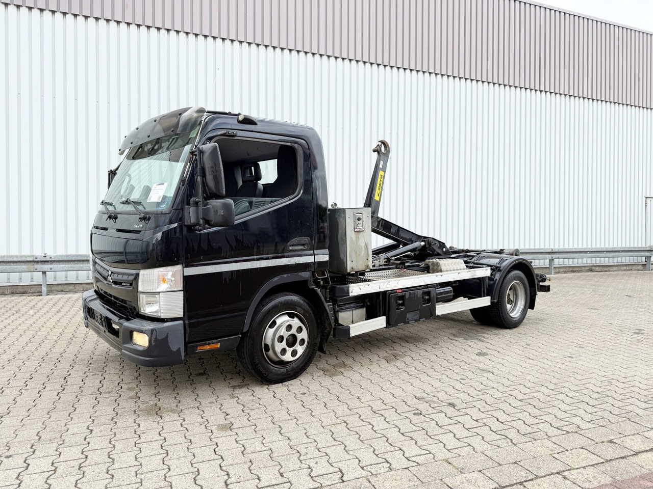Mitsubishi Canter Fuso 9C18 4x2 Canter Fuso 9C18 4x2, Marrel City Abrollanlage - משאית הרמת וו: תמונה 1 Mitsubishi Canter Fuso 9C18 4x2 Canter Fuso 9C18 4x2, Marrel City Abrollanlage - משאית הרמת וו: תמונה 1