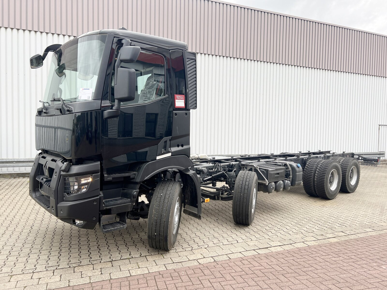 Renault C 480 8x4 C 480 8x4 - משאית עם שלדת תא: תמונה 1 Renault C 480 8x4 C 480 8x4 - משאית עם שלדת תא: תמונה 1