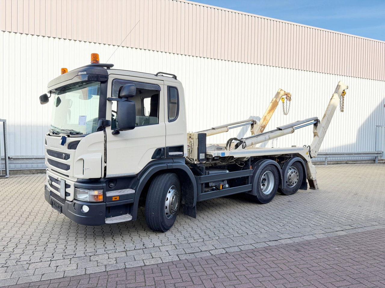 Scania P 320/400 6x2-4 P 320/400 6x2-4, Lenk-/Liftachse, Tele-Absetzanlage, Funk - משאית דילוג העמסה: תמונה 1 Scania P 320/400 6x2-4 P 320/400 6x2-4, Lenk-/Liftachse, Tele-Absetzanlage, Funk - משאית דילוג העמסה: תמונה 1