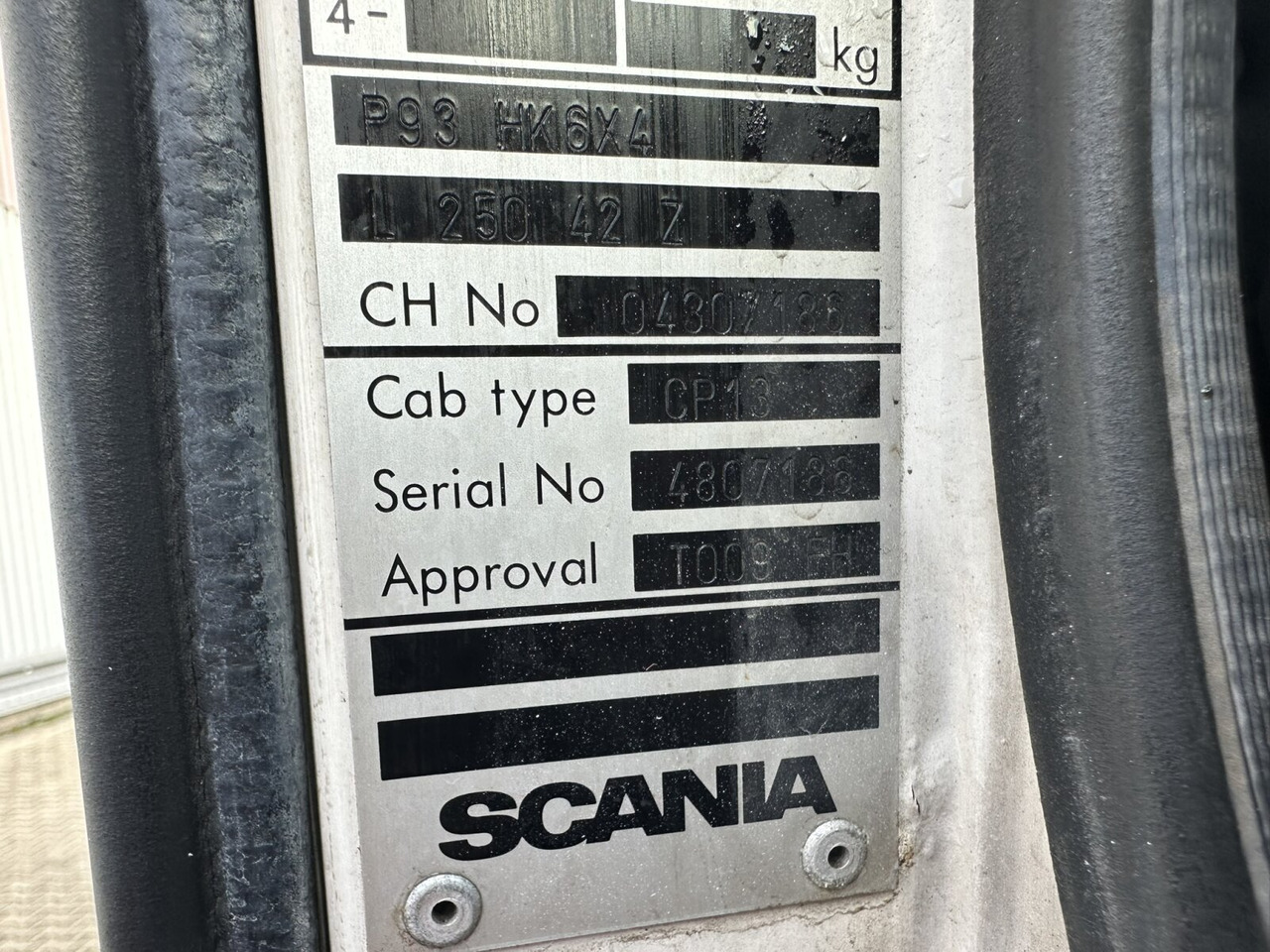 Scania P93 HK 250 6x4L P93 HK 250 6x4L, Abrollkipper - משאית הרמת וו: תמונה 2 Scania P93 HK 250 6x4L P93 HK 250 6x4L, Abrollkipper - משאית הרמת וו: תמונה 2