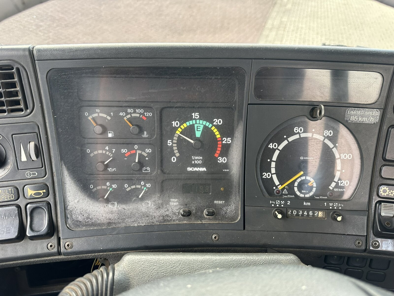 Scania P93 HK 250 6x4L P93 HK 250 6x4L - משאית עם שלדת תא: תמונה 5 Scania P93 HK 250 6x4L P93 HK 250 6x4L - משאית עם שלדת תא: תמונה 5