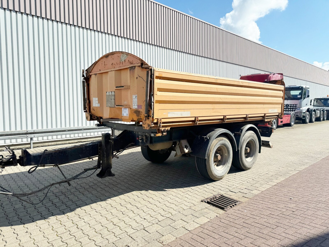 Schwarzmüller TKA 18 TKA 18, Alu-Bordwände, ca. 11m³ - קרון נגרר עם מזהיר: תמונה 3 Schwarzmüller TKA 18 TKA 18, Alu-Bordwände, ca. 11m³ - קרון נגרר עם מזהיר: תמונה 3
