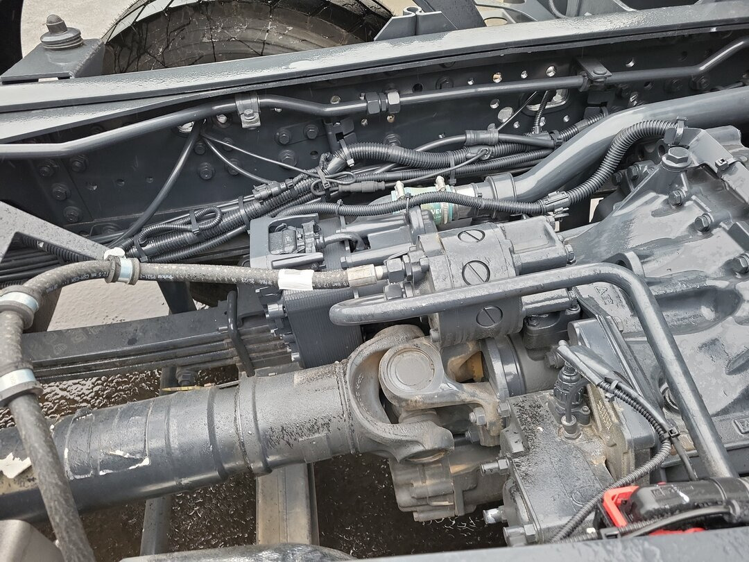 T-Way AT410T51 8x4 T-Way AT410T51 8x4, Retarder, Nebenantrieb, 4x VORHANDEN! - משאית עם שלדת תא: תמונה 5 T-Way AT410T51 8x4 T-Way AT410T51 8x4, Retarder, Nebenantrieb, 4x VORHANDEN! - משאית עם שלדת תא: תמונה 5