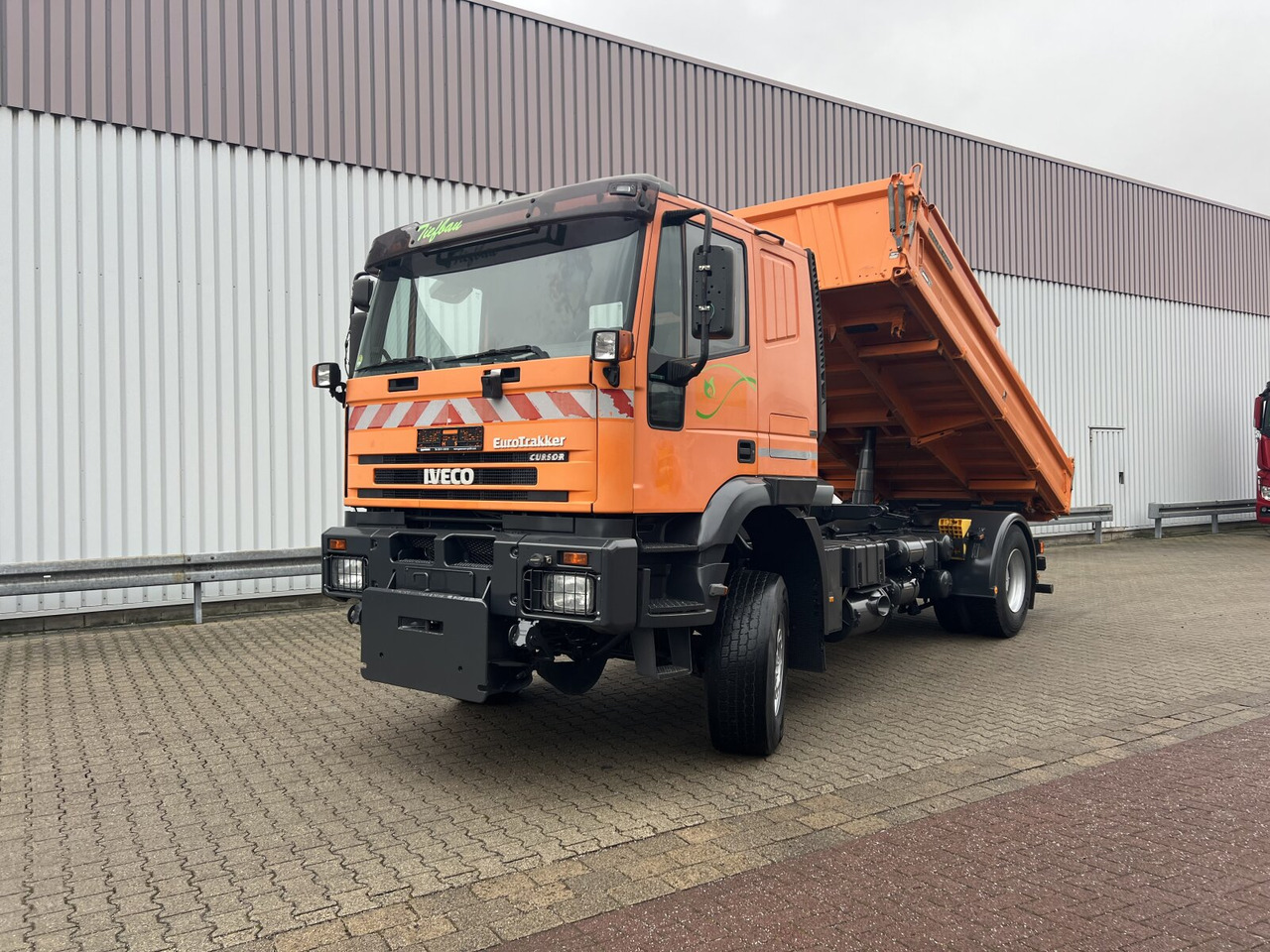 Trakker 190E350 4x4 Trakker 190E350 4x4, Meiller-Kipper, Winterdienstausstattung - מזהיר: תמונה 1 Trakker 190E350 4x4 Trakker 190E350 4x4, Meiller-Kipper, Winterdienstausstattung - מזהיר: תמונה 1