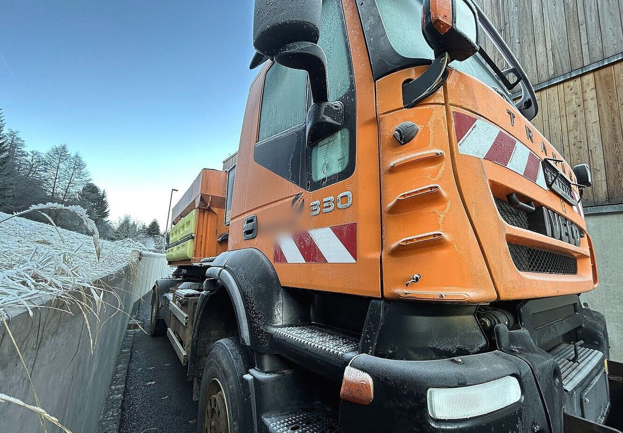 Trakker AD190T33WP 4x4 Trakker AD190T33WP 4x4, Winterdienstausstattung - משאית הרמת וו: תמונה 3 Trakker AD190T33WP 4x4 Trakker AD190T33WP 4x4, Winterdienstausstattung - משאית הרמת וו: תמונה 3