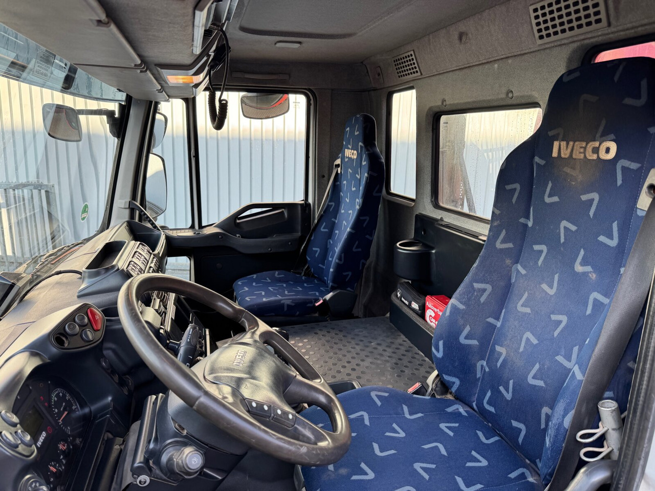 Trakker AD260T36W 6x6 Trakker AD260T36W 6x6 - מזהיר: תמונה 2 Trakker AD260T36W 6x6 Trakker AD260T36W 6x6 - מזהיר: תמונה 2