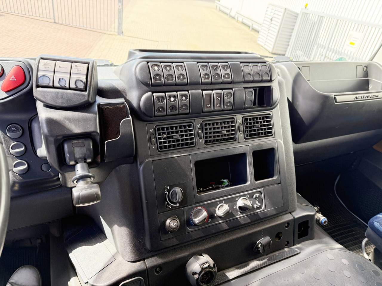 Trakker AT380T45/P 6x4 Trakker AT380T45/P 6x4, EEV - משאית הרמת וו: תמונה 3 Trakker AT380T45/P 6x4 Trakker AT380T45/P 6x4, EEV - משאית הרמת וו: תמונה 3