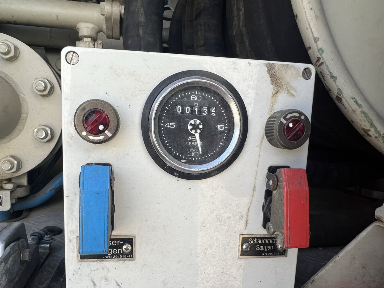 Unimog U 1300 L 435/11 4x4 U 1300 L 435/11 4x4, -Feuerwehr - משאית אש: תמונה 3 Unimog U 1300 L 435/11 4x4 U 1300 L 435/11 4x4, -Feuerwehr - משאית אש: תמונה 3