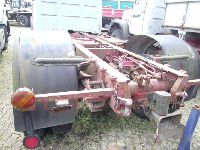 V5 4x2 Saurer V5 4x2 - משאית עם שלדת תא: תמונה 3 V5 4x2 Saurer V5 4x2 - משאית עם שלדת תא: תמונה 3