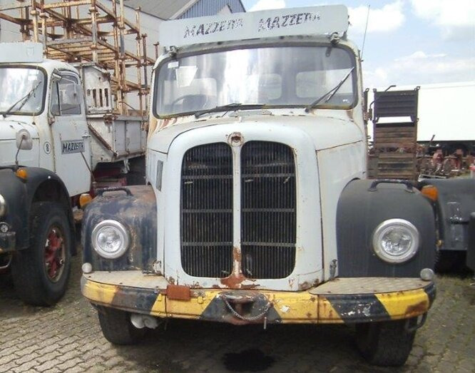 V5 4x2 Saurer V5 4x2 - משאית עם שלדת תא: תמונה 1 V5 4x2 Saurer V5 4x2 - משאית עם שלדת תא: תמונה 1